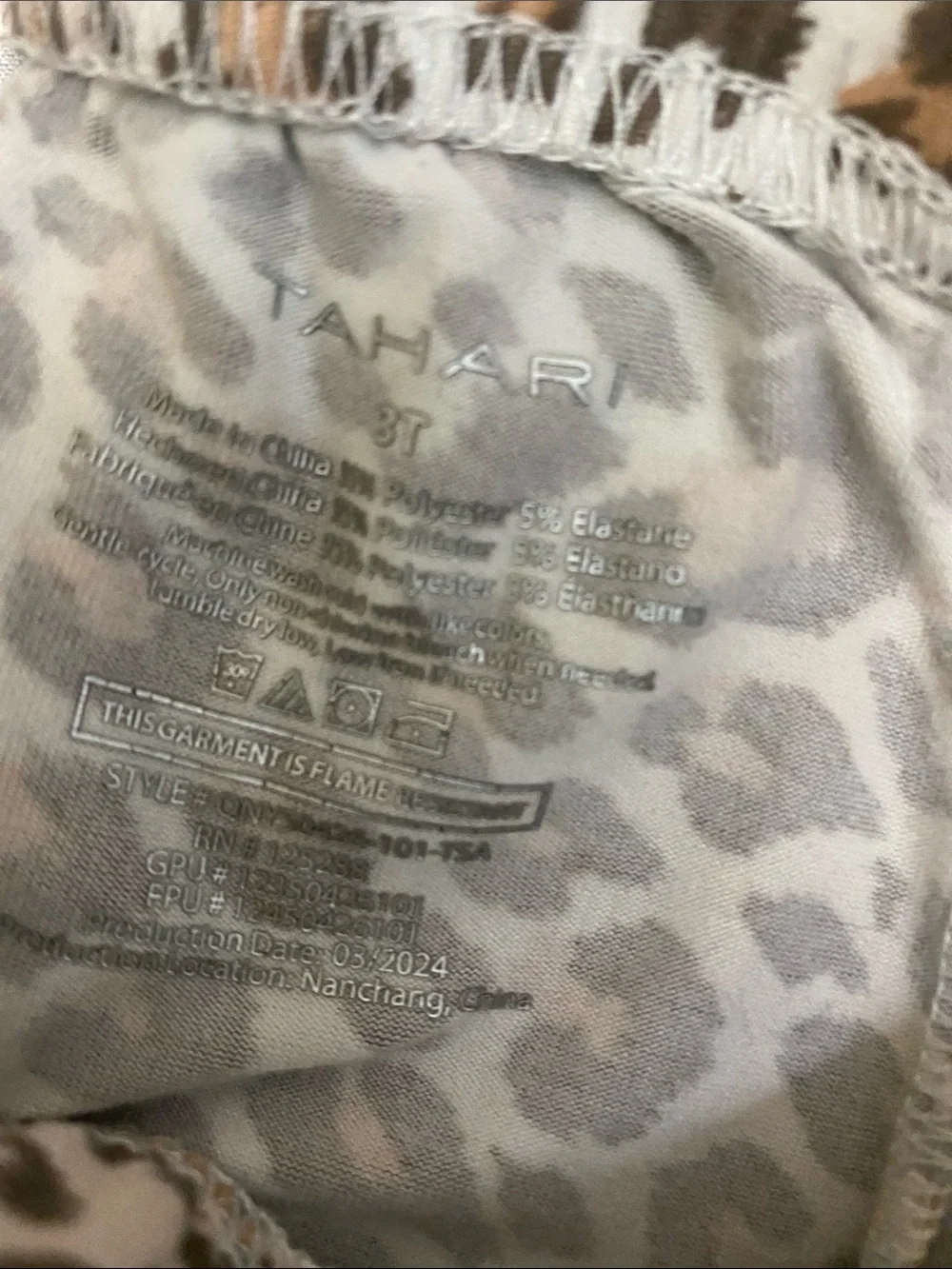 TAHARI 2 piece leopard pajama set size toddler girls 3T